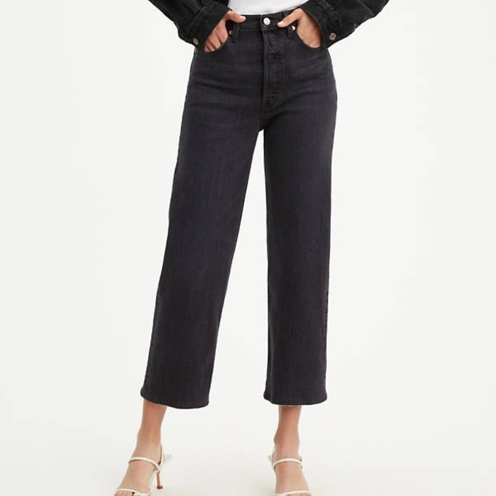 Levi's Ribcage Straight Ankle Jeans (2 sizes!)